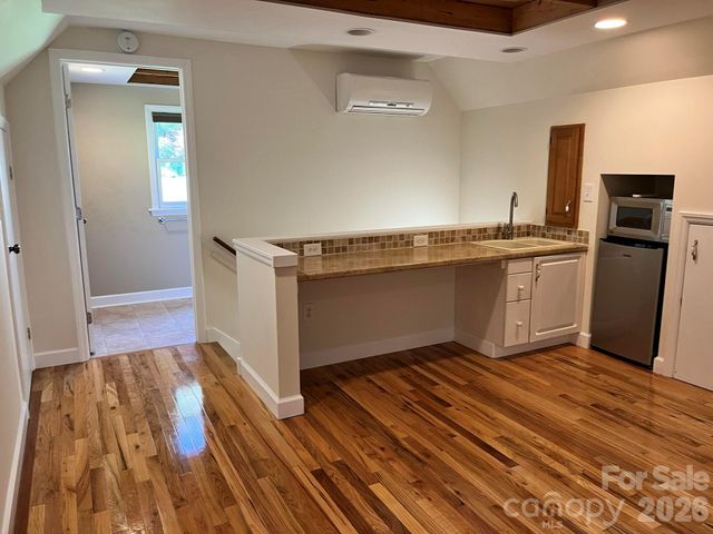 29 Small Mountain Drive, Asheville, NC 28805