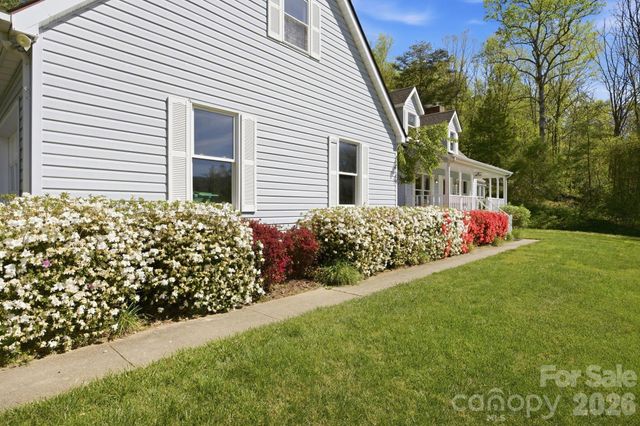 29 Small Mountain Drive, Asheville, NC 28805