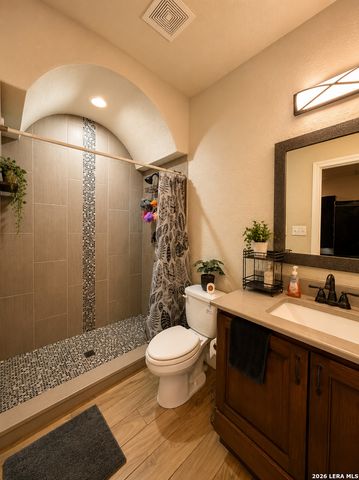 138 Wainwright, San Antonio, TX 78211