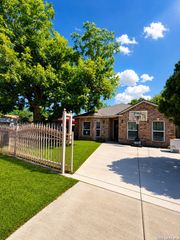 138 Wainwright, San Antonio, TX 78211