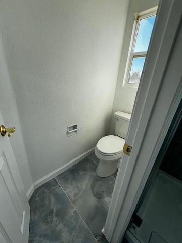 1687 Dunsmuir Way, Plumas Lake, CA 95961