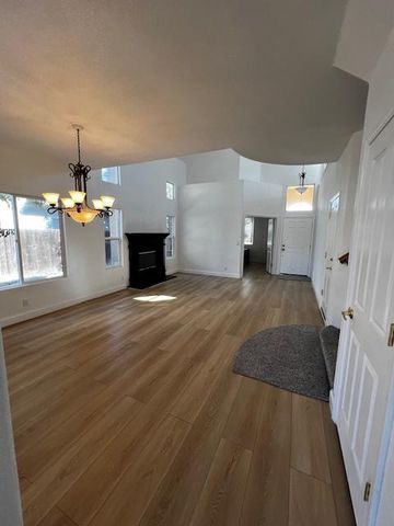 1687 Dunsmuir Way, Plumas Lake, CA 95961