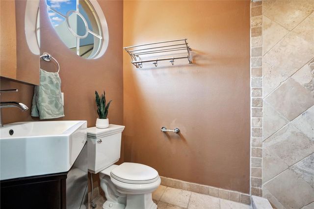 828 E WASHINGTON STREET, Orlando, FL 32801