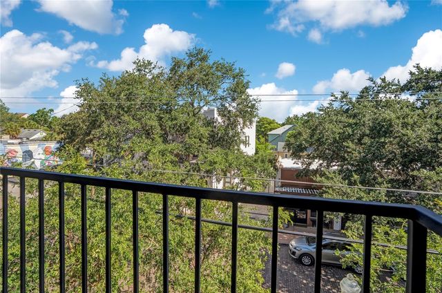 828 E WASHINGTON STREET, Orlando, FL 32801