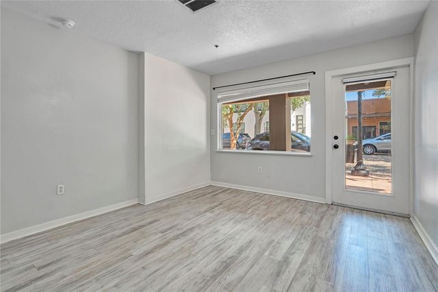 828 E WASHINGTON STREET, Orlando, FL 32801