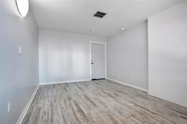 828 E WASHINGTON STREET, Orlando, FL 32801