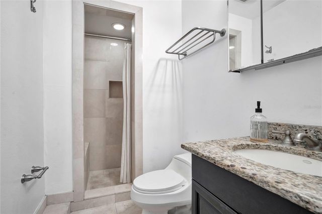 828 E WASHINGTON STREET, Orlando, FL 32801
