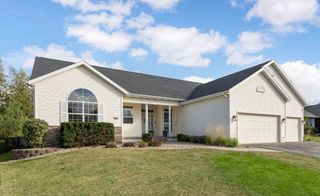 2417 Fox Trail Drive NE, Cedar Rapids, IA 52402