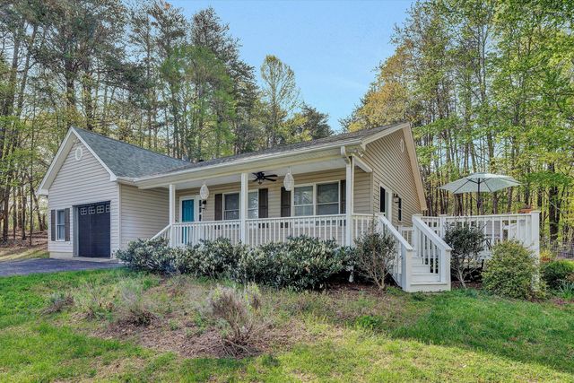 990 Highland Lake RD, Union Hall, VA 24176