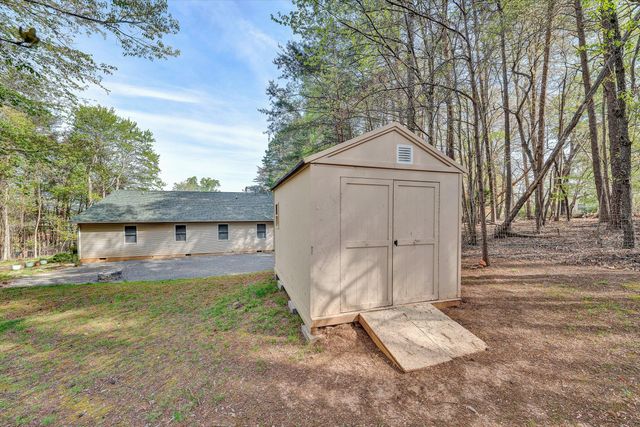 990 Highland Lake RD, Union Hall, VA 24176