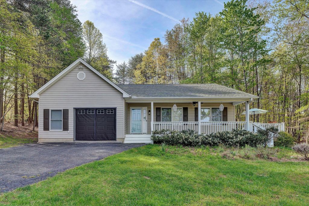 990 Highland Lake RD, Union Hall, VA 24176