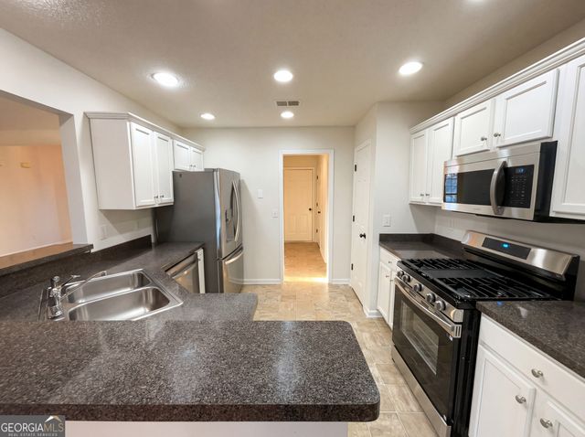 523 Oakview Drive, Dallas, GA 30157