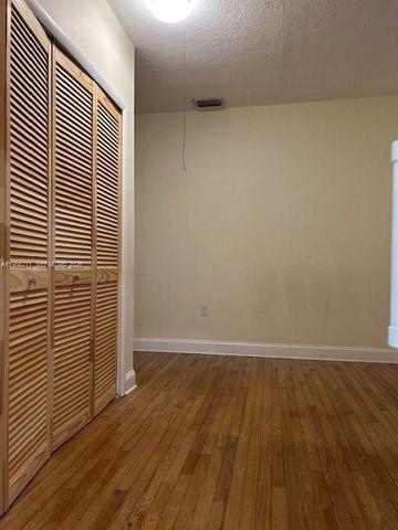 2250 SW 11th St B, Miami, FL 33135