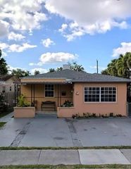 2250 SW 11th St B, Miami, FL 33135