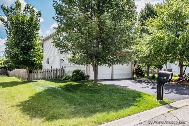 2325 N Lenox Court, Round Lake Beach, IL 60073