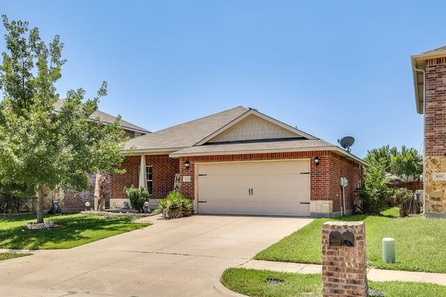 9004 Cloudveil Drive, Arlington, TX 76002