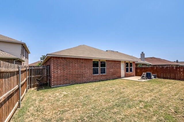 9004 Cloudveil Drive, Arlington, TX 76002
