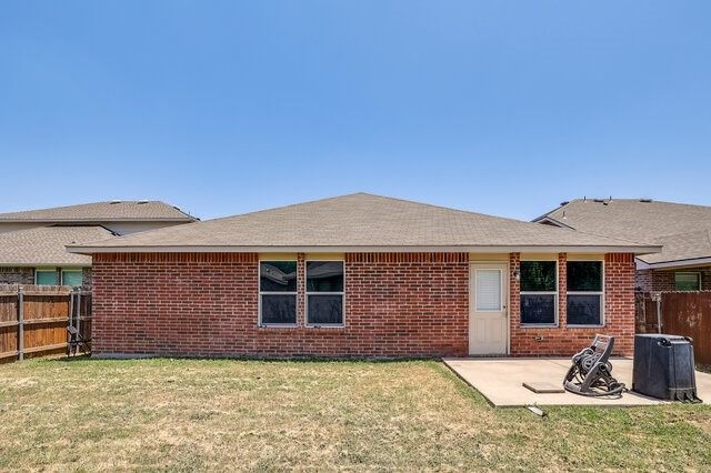 9004 Cloudveil Drive, Arlington, TX 76002