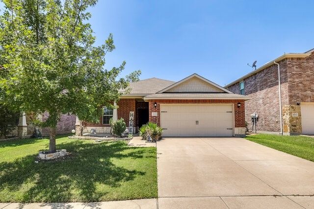 9004 Cloudveil Drive, Arlington, TX 76002