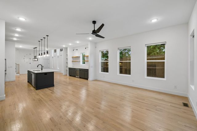 1516 10th Ave, N, Nashville, TN 37208