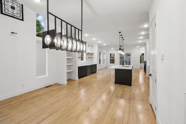 1516 10th Ave, N, Nashville, TN 37208