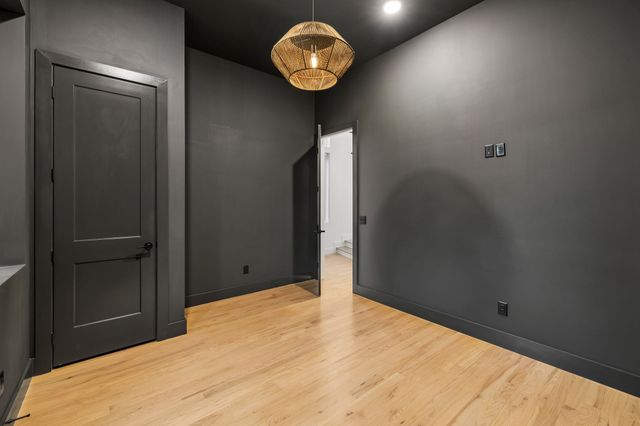 1516 10th Ave, N, Nashville, TN 37208