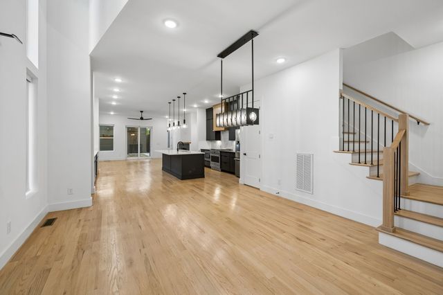 1516 10th Ave, N, Nashville, TN 37208