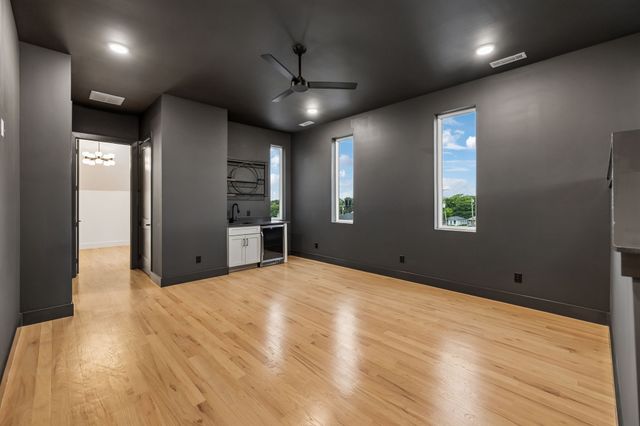 1516 10th Ave, N, Nashville, TN 37208