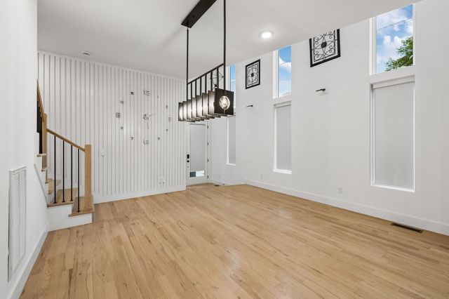 1516 10th Ave, N, Nashville, TN 37208
