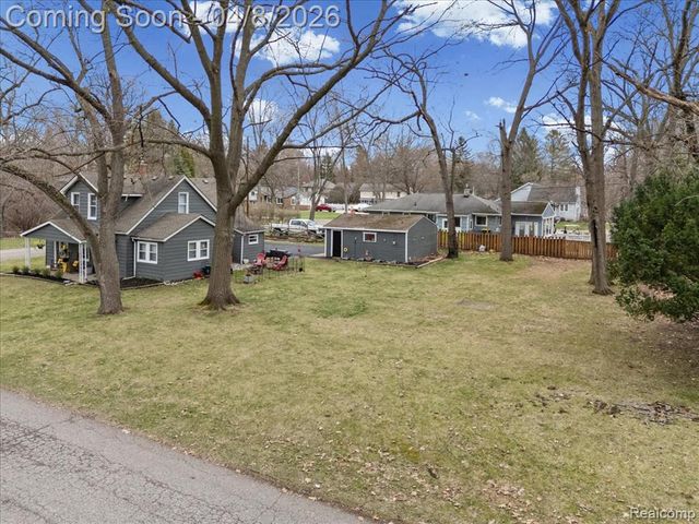 3705 Sancroft Avenue, West Bloomfield, MI 48324