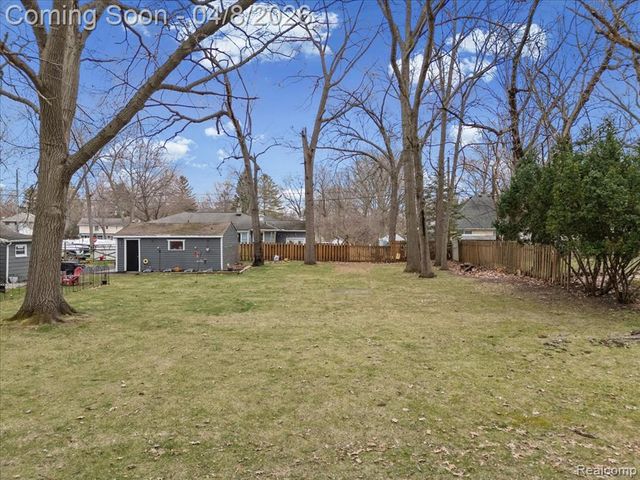 3705 Sancroft Avenue, West Bloomfield, MI 48324