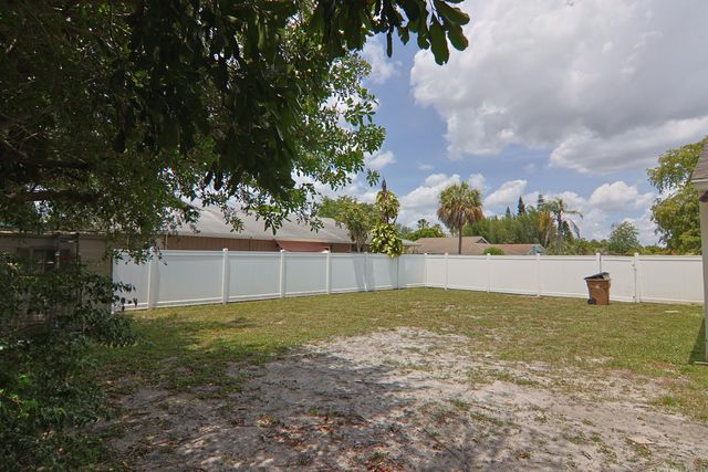 3470 SW 4th Street, Deerfield Beach, FL 33442