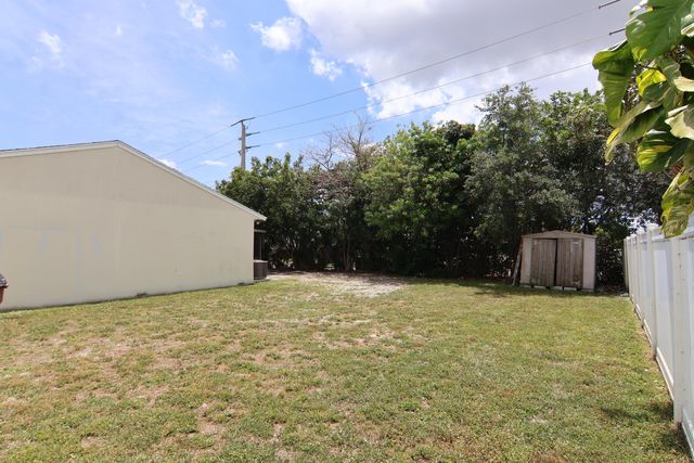 3470 SW 4th Street, Deerfield Beach, FL 33442