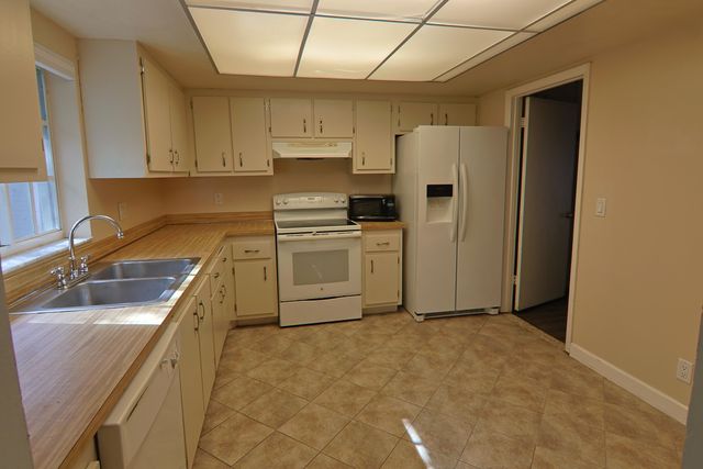 3470 SW 4th Street, Deerfield Beach, FL 33442