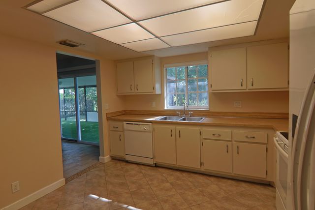 3470 SW 4th Street, Deerfield Beach, FL 33442