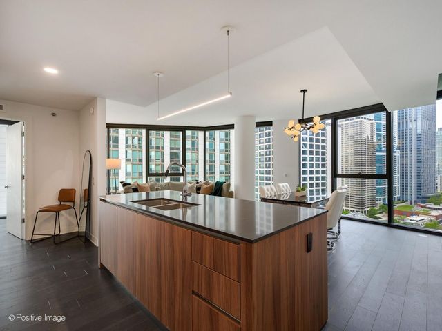 211 N Harbor Drive 1801, Chicago, IL 60601