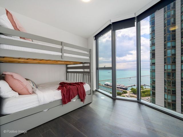 211 N Harbor Drive 1801, Chicago, IL 60601