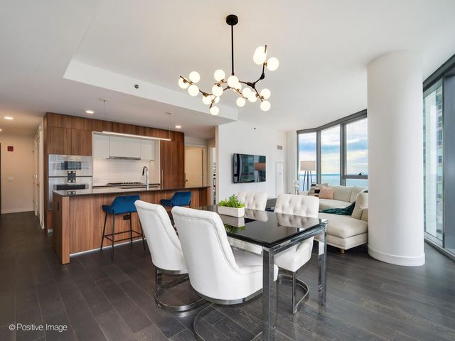 211 N Harbor Drive 1801, Chicago, IL 60601
