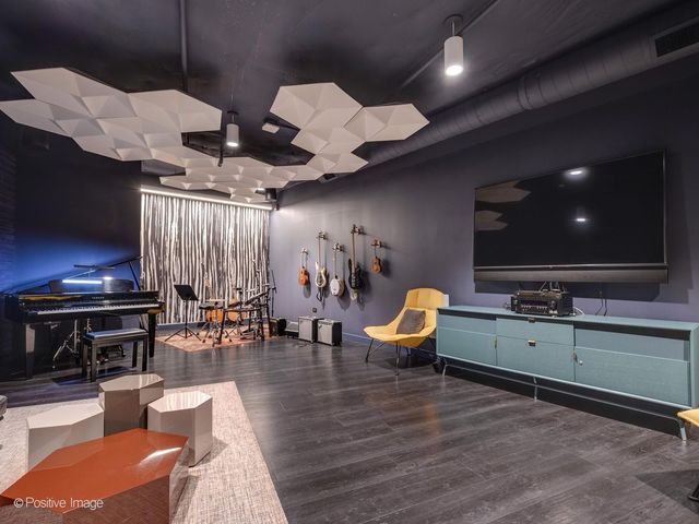 211 N Harbor Drive 1801, Chicago, IL 60601