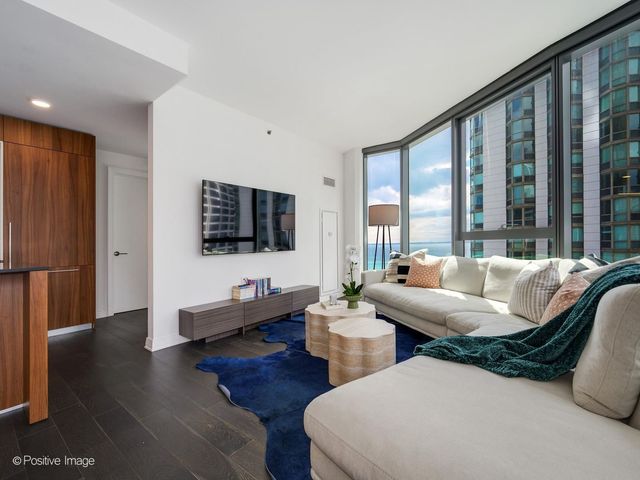 211 N Harbor Drive 1801, Chicago, IL 60601