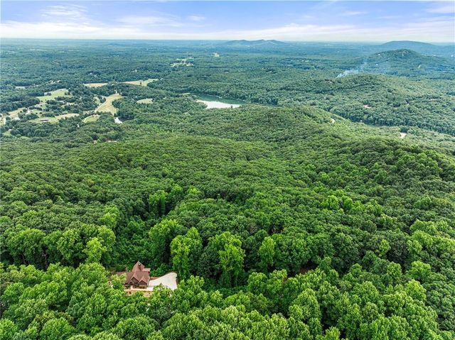 61 Mountainside Drive, Cleveland, GA 30528