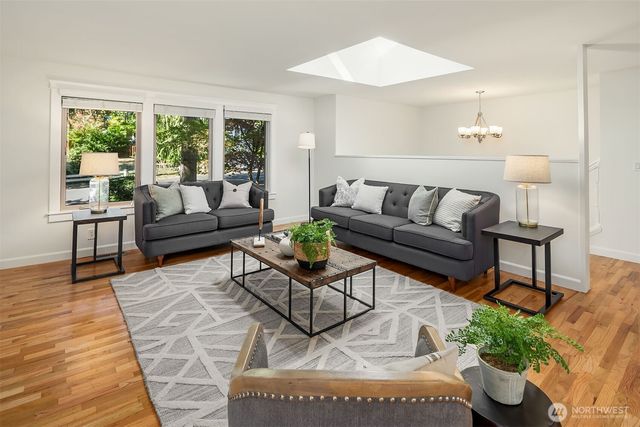 2810 127th Avenue NE, Bellevue, WA 98005