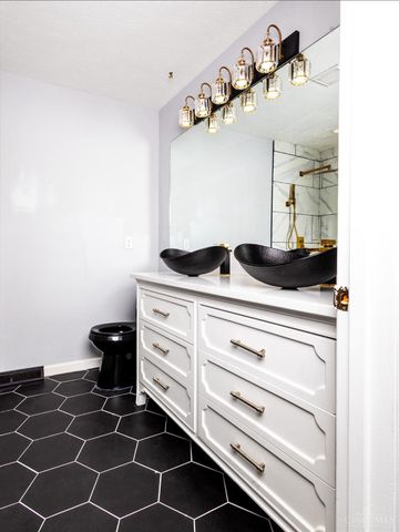 3586 Rackacres Drive, Green Twp, OH 45211