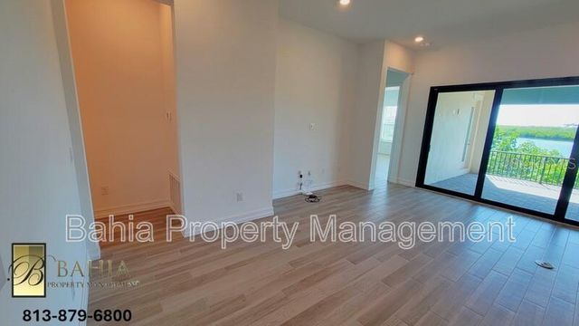 1074 SEAGRAPE DRIVE, Ruskin, FL 33570