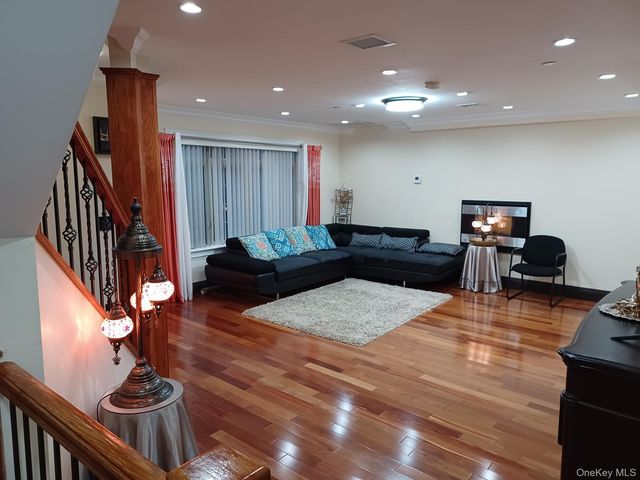 127-22 Kew Gardens Road, Kew Gardens, NY 11415