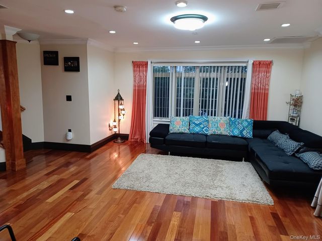 127-22 Kew Gardens Road, Kew Gardens, NY 11415