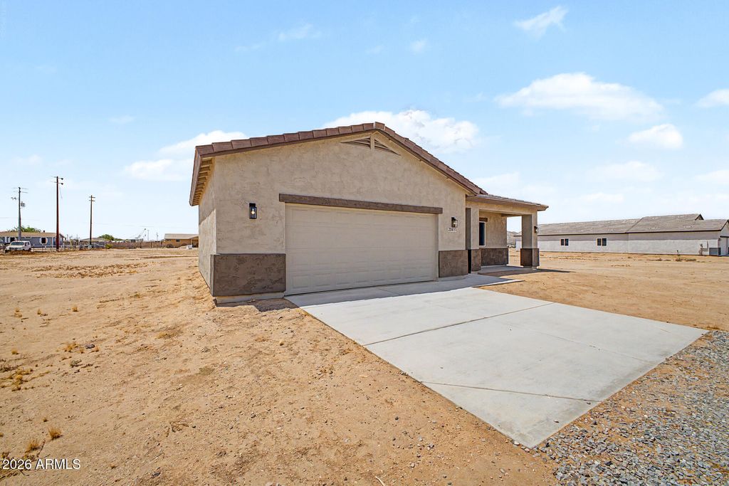20411 W MOUNTAIN SAGE Drive, Buckeye, AZ 85326 — photo 2