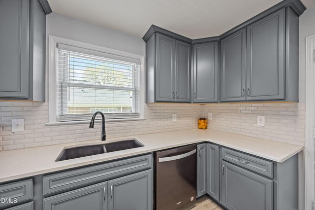 1515 Woodland Avenue, Burlington, NC 27215