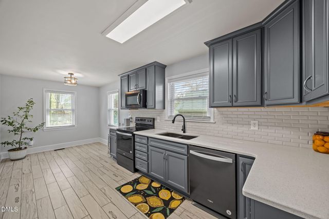 1515 Woodland Avenue, Burlington, NC 27215