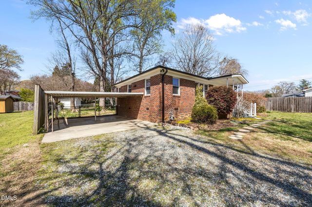 1515 Woodland Avenue, Burlington, NC 27215